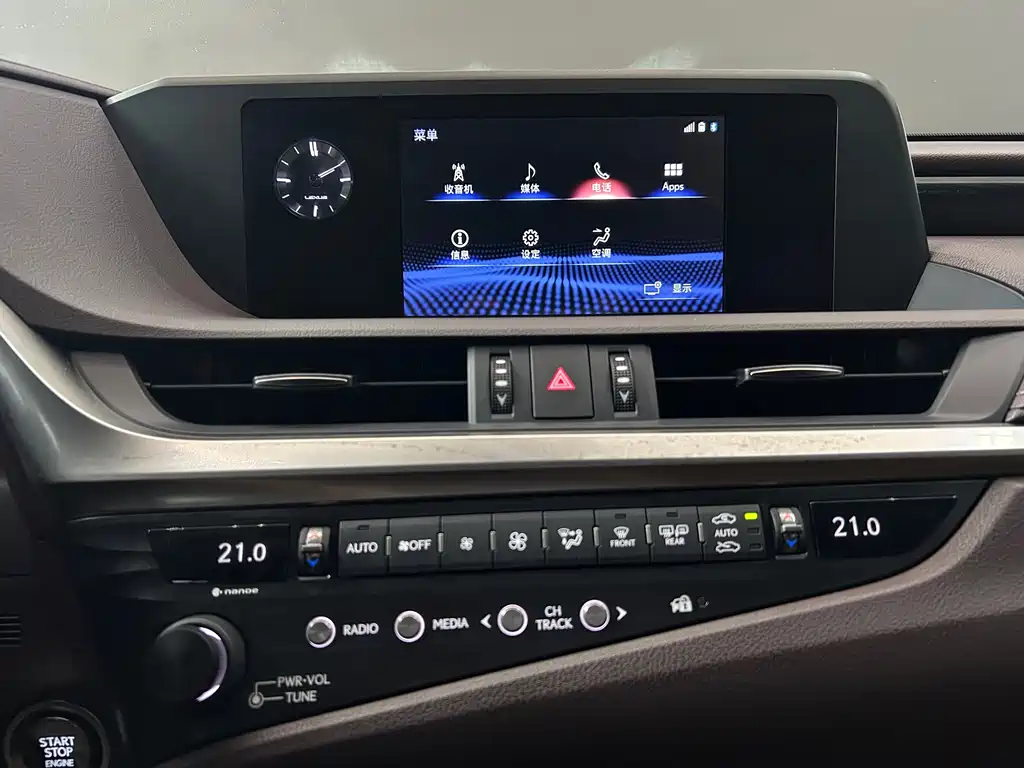 Lexus ES — миниатюра 13