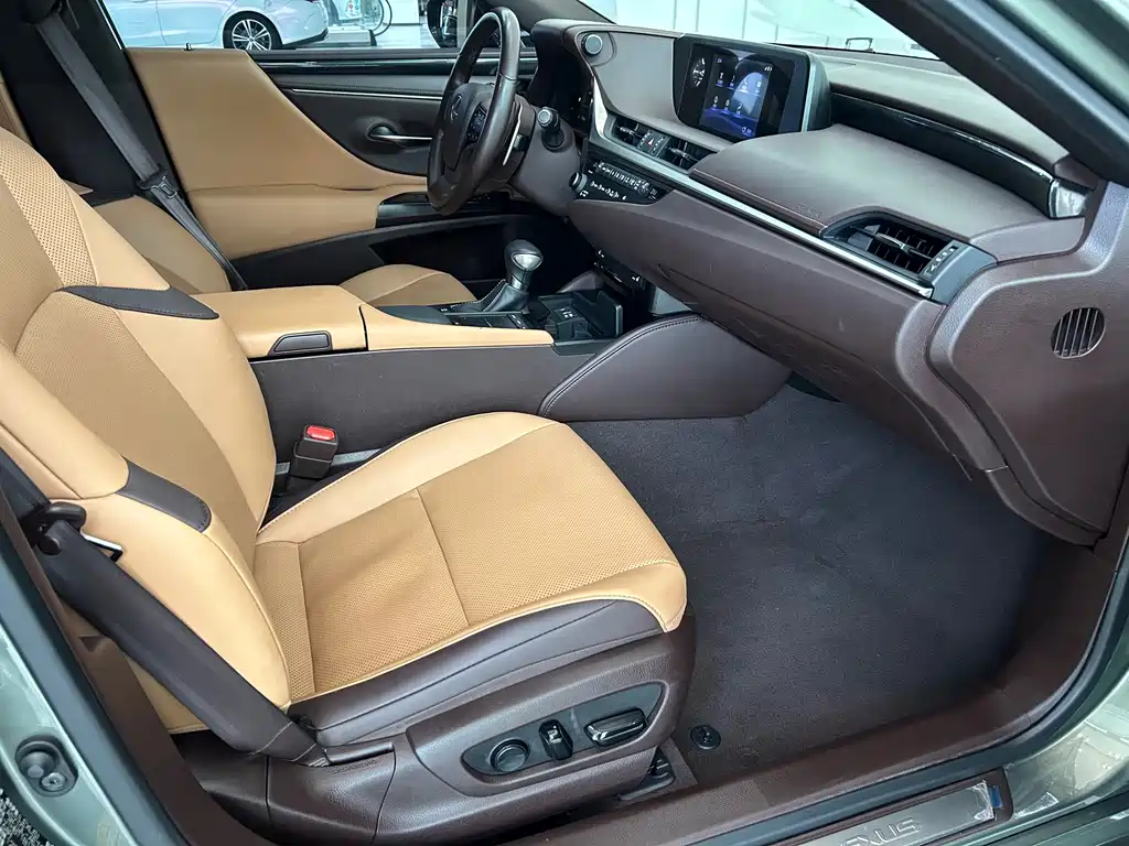 Lexus ES — миниатюра 4