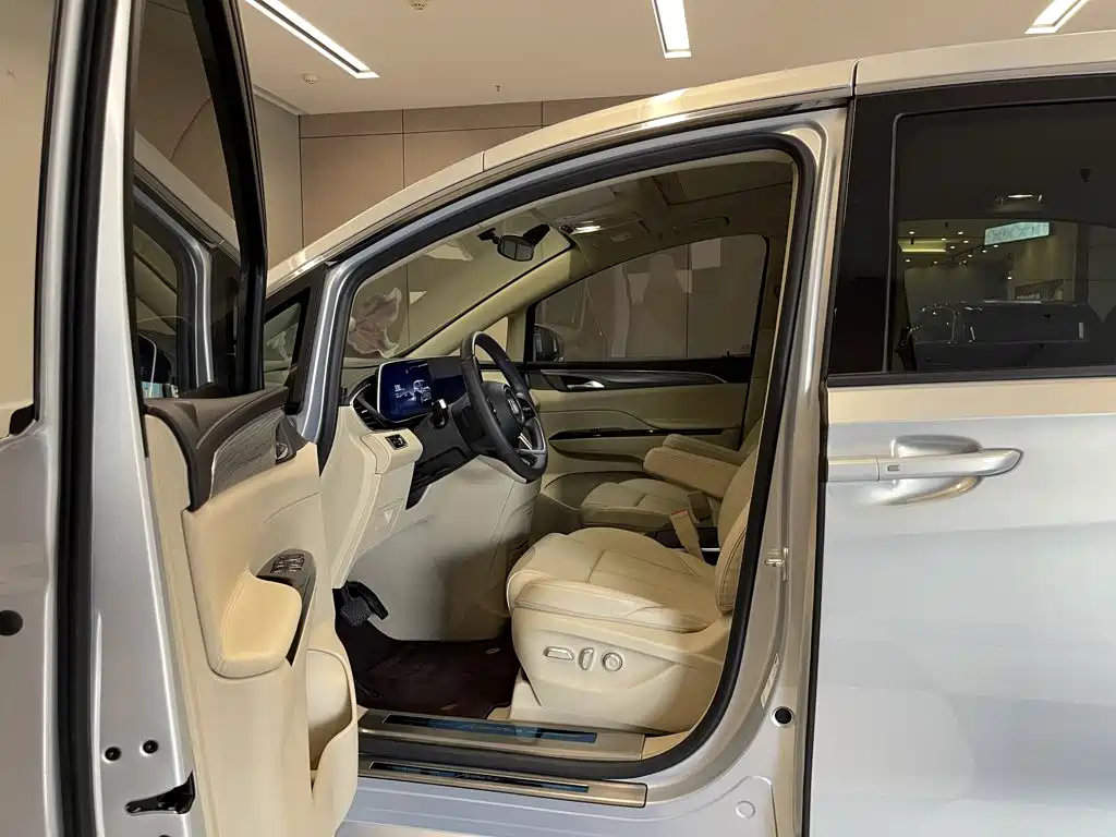 Buick GL8 Hybrid — миниатюра 24