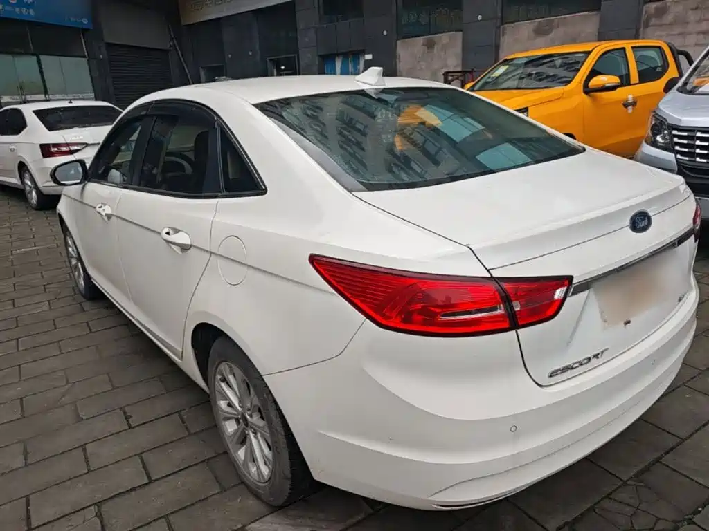 Ford Escort — миниатюра 5