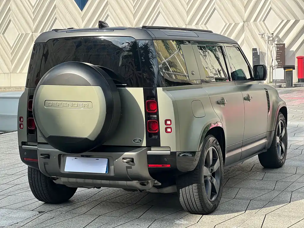 Land Rover Defender — миниатюра 6