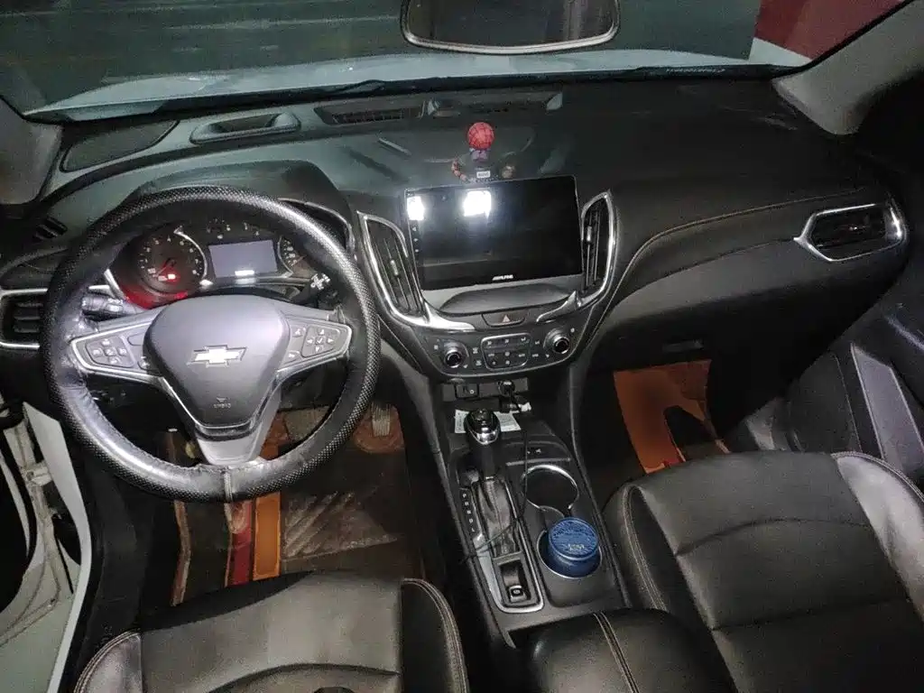 Chevrolet Equinox — миниатюра 10