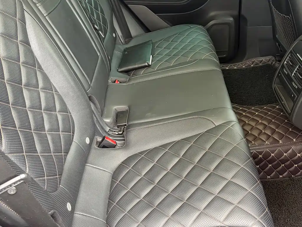 Volkswagen Touareg — миниатюра 5