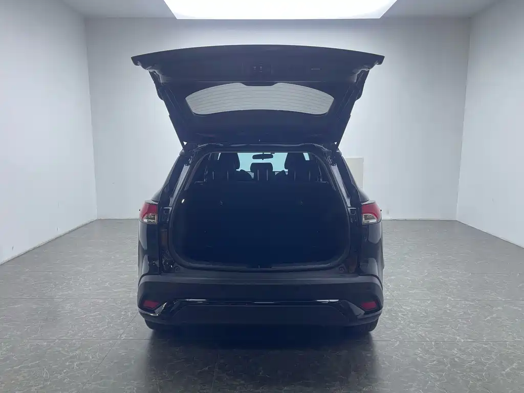 Toyota Frontlander — миниатюра 7