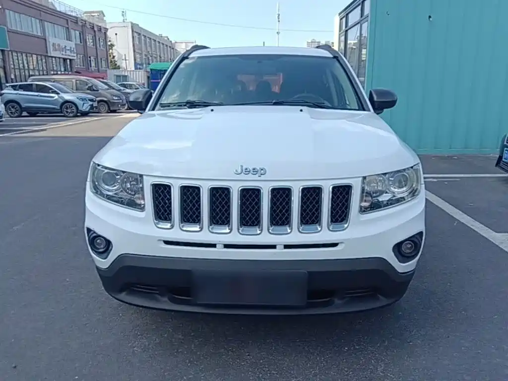 Jeep Compass (Import) — миниатюра 3