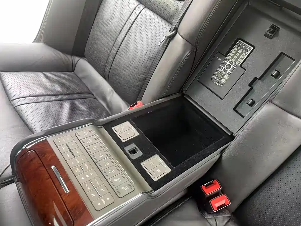 Buick Park Avenue — миниатюра 10