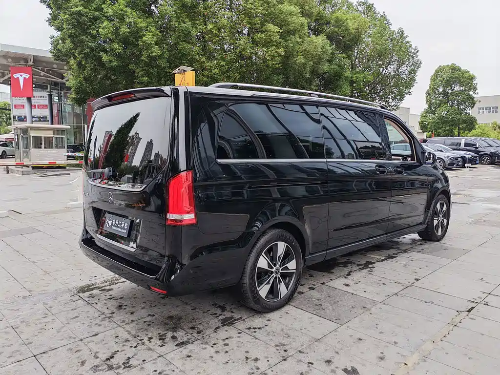 Mercedes-Benz V-Class — миниатюра 31