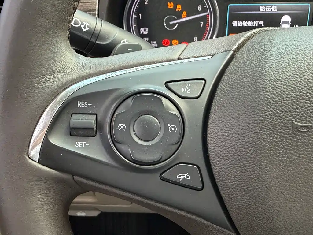 Buick LaCrosse — миниатюра 11