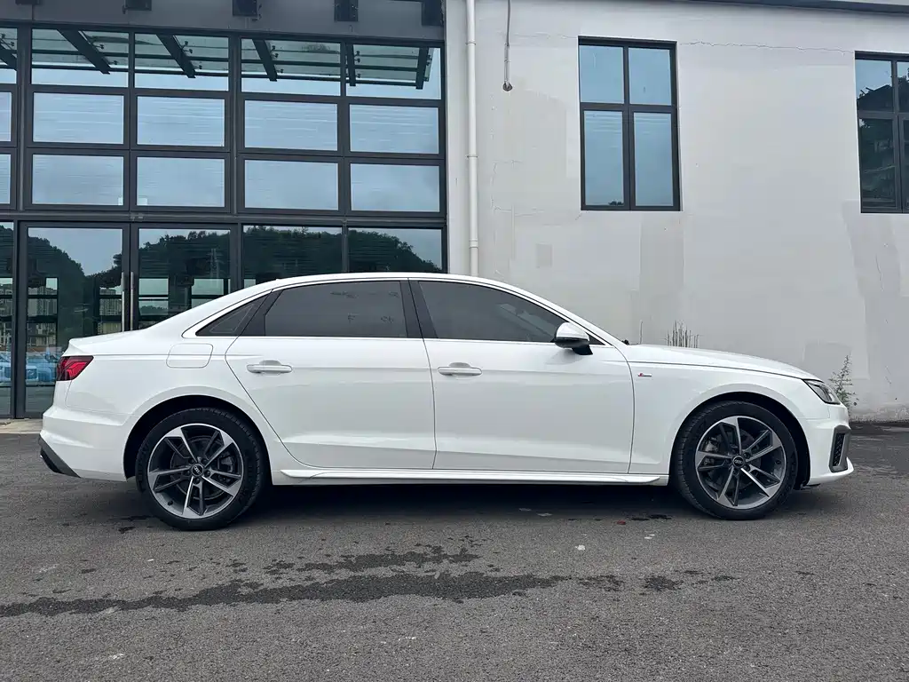 Audi A4L 2023 40 TFSI Fashion