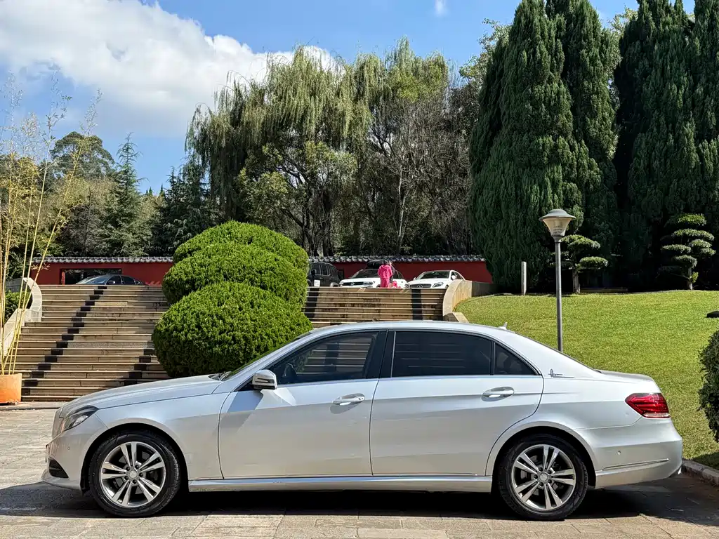 Mercedes-Benz E-Class — миниатюра 4