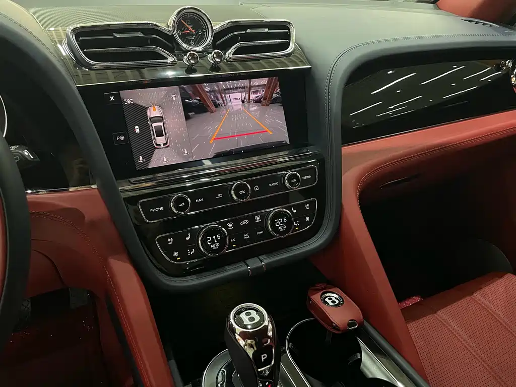 Bentley Bentayga — миниатюра 4