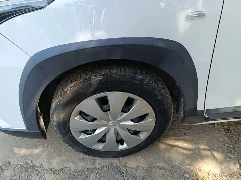 Toyota Yaris L — миниатюра 23