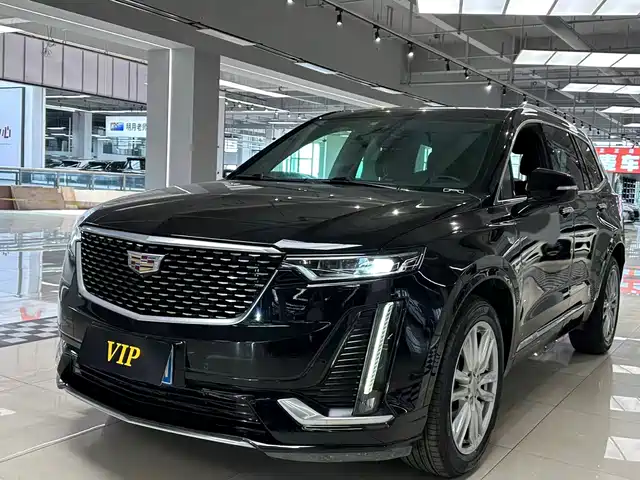 CADILLAC XT6