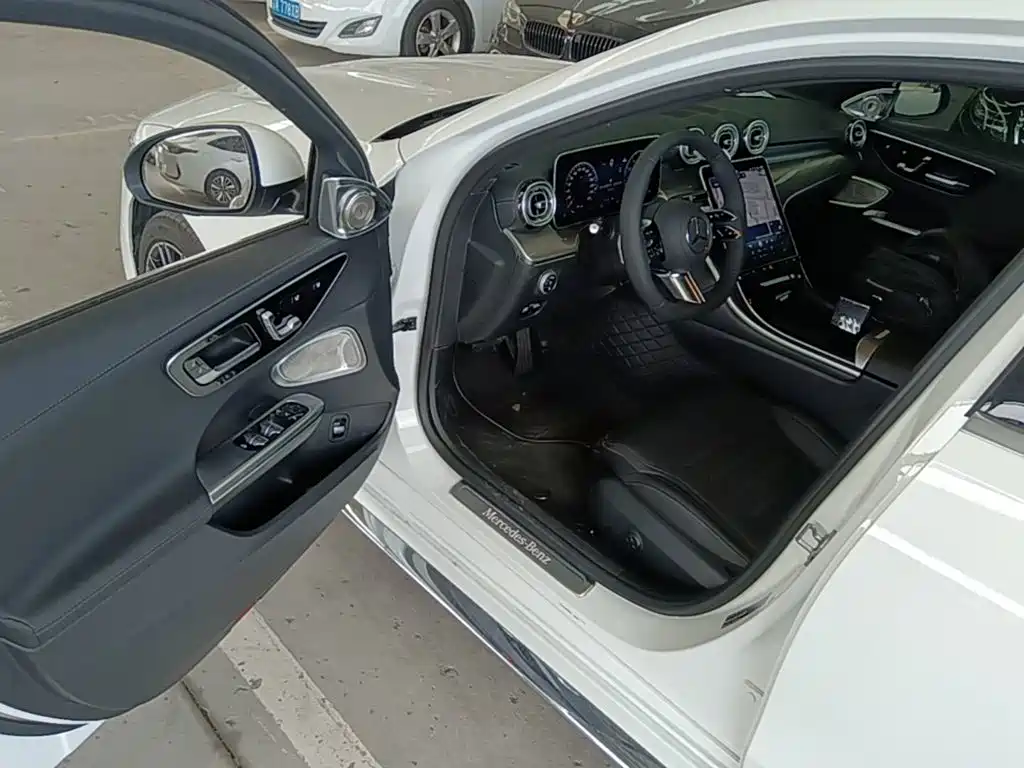 Mercedes-Benz C-Class — миниатюра 16