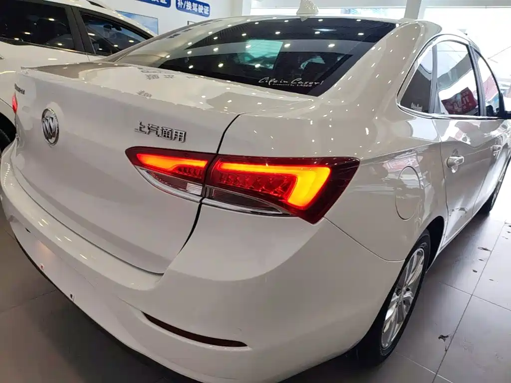 Buick Excelle — миниатюра 8