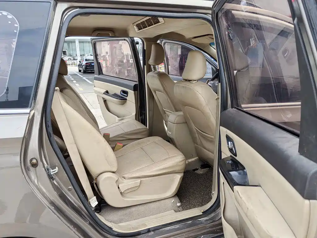 Wuling Hongguang — миниатюра 10