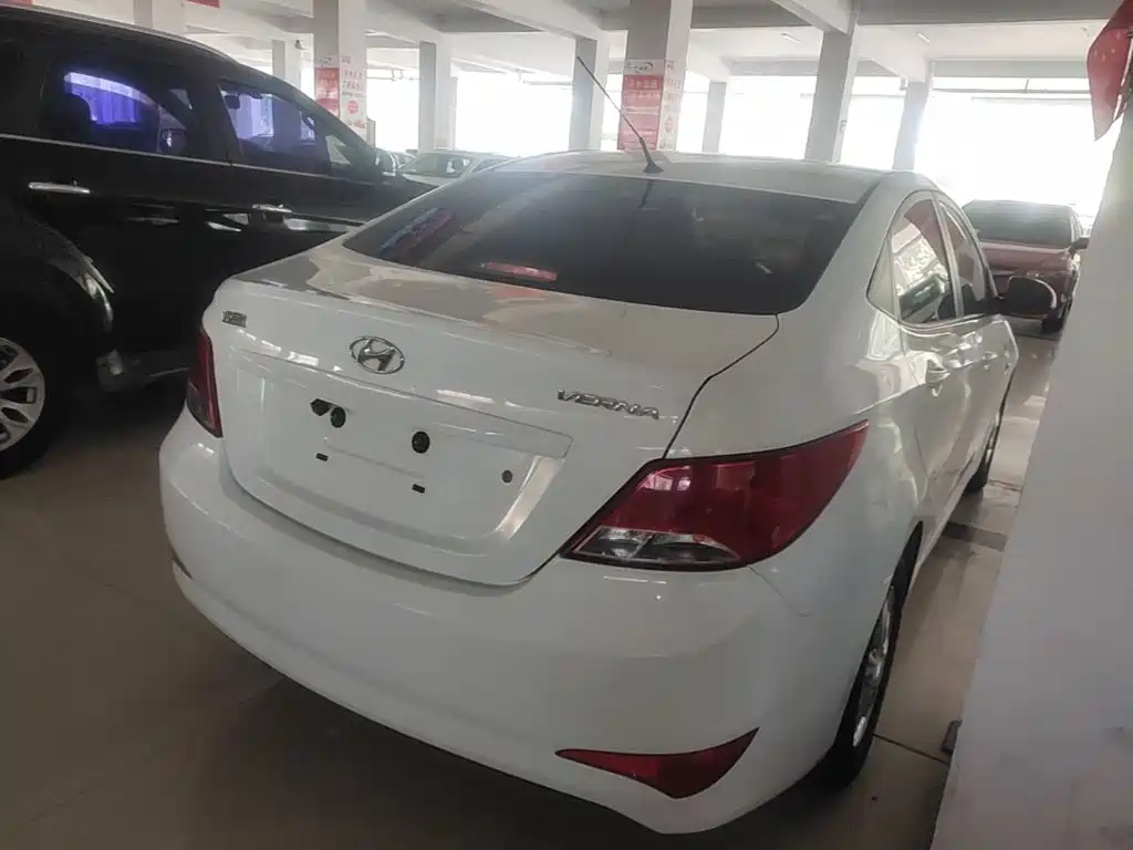 Hyundai Verna — миниатюра 7