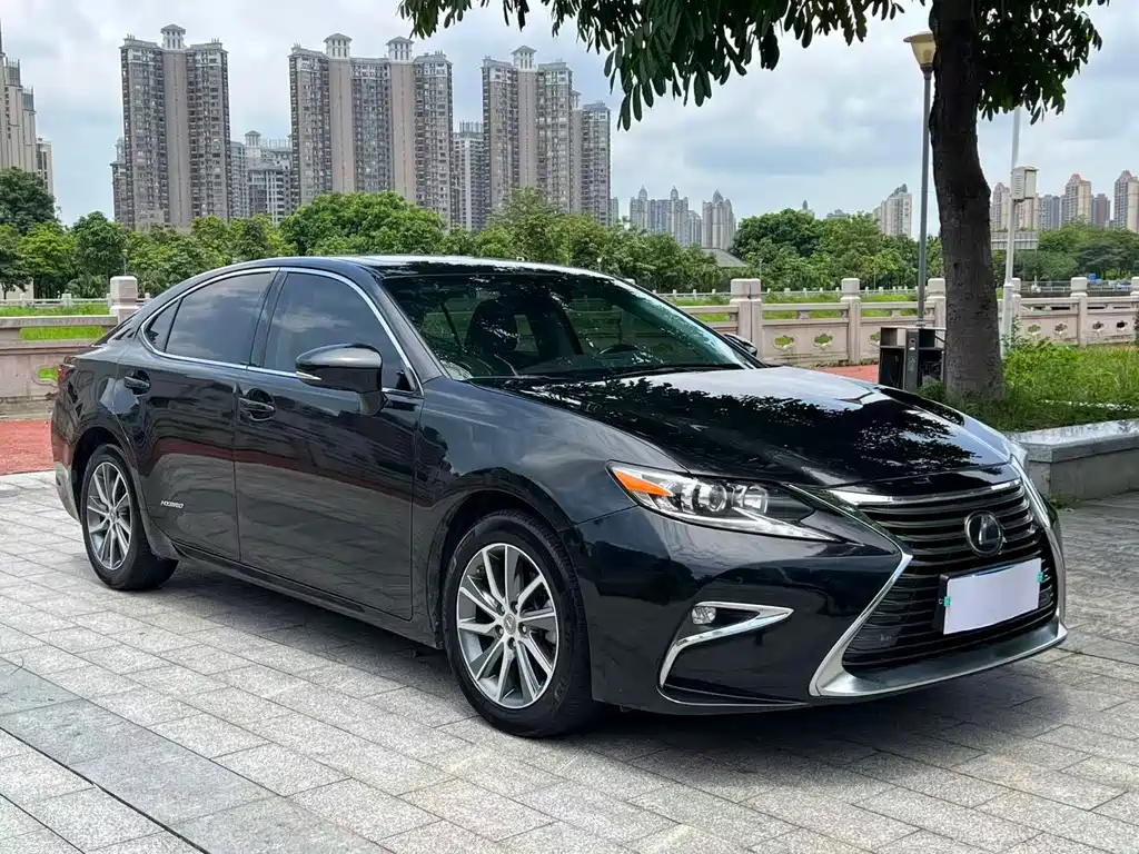 Lexus ES 2015 300h Comfort