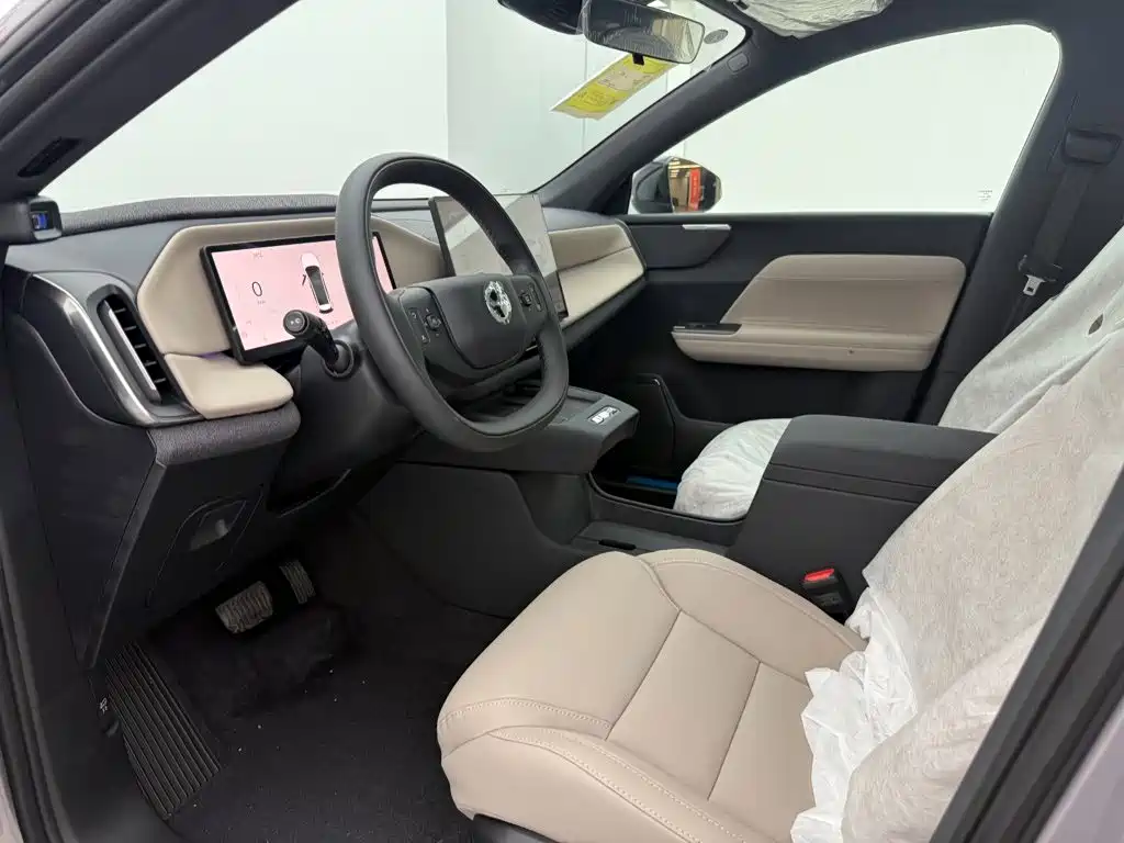 Volvo XC70 PHEV — миниатюра 6