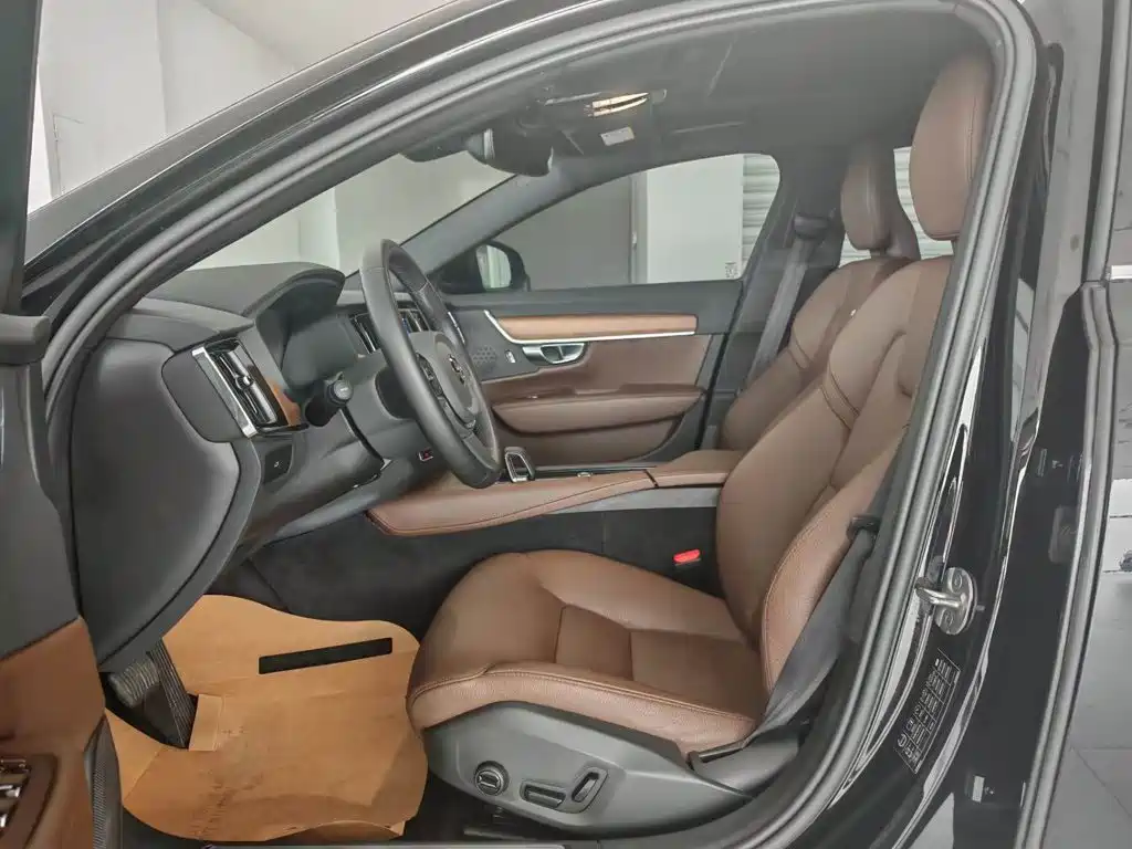 Volvo S90 — миниатюра 8
