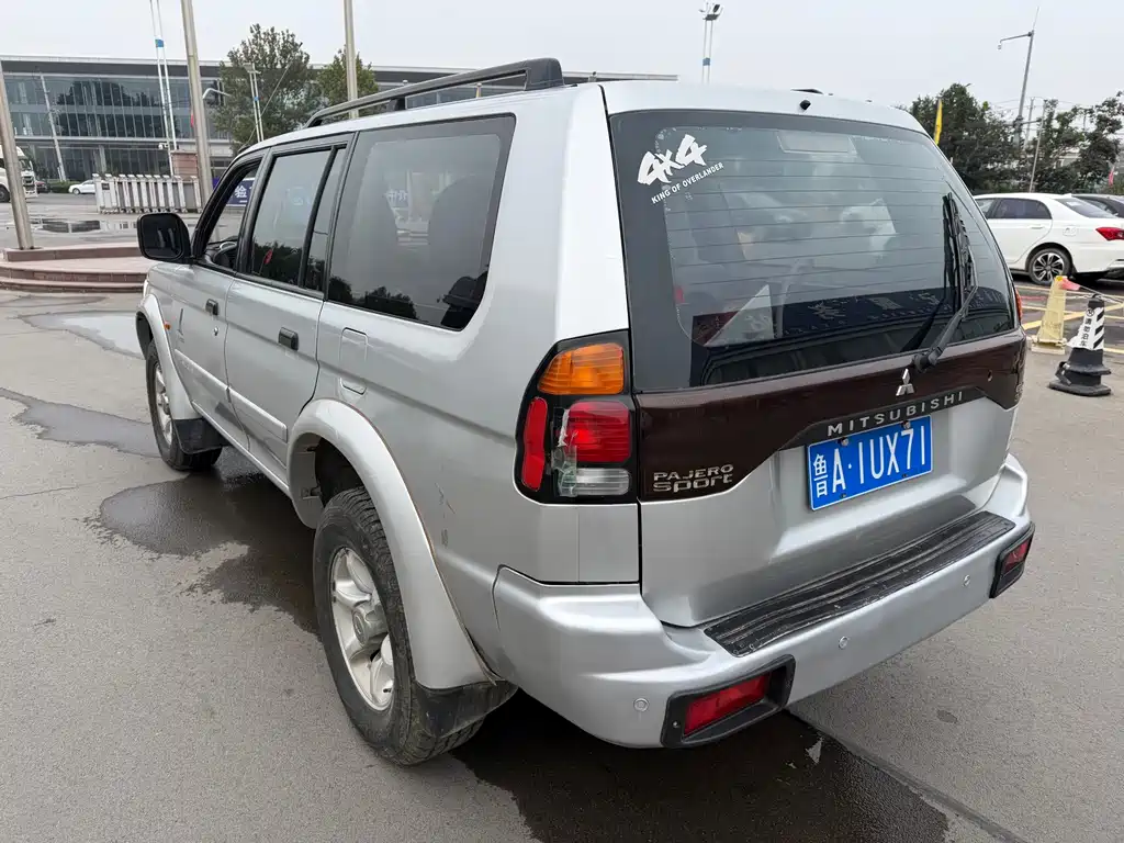 Mitsubishi Pajero Speed — миниатюра 6