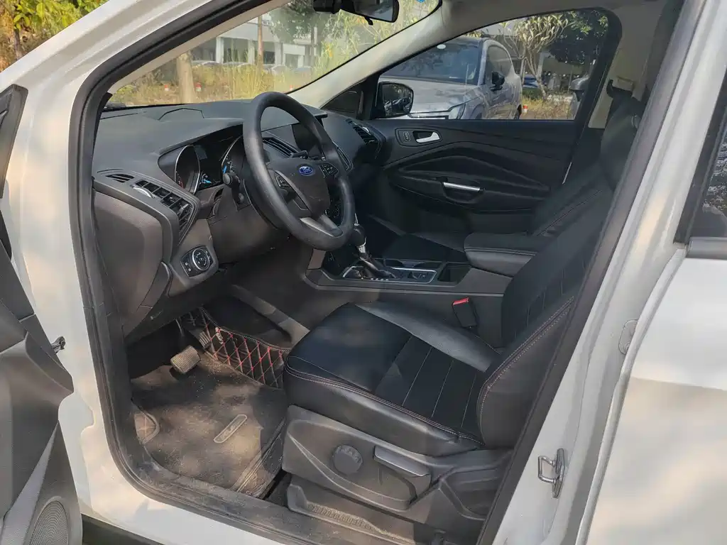 Ford Kuga — миниатюра 5