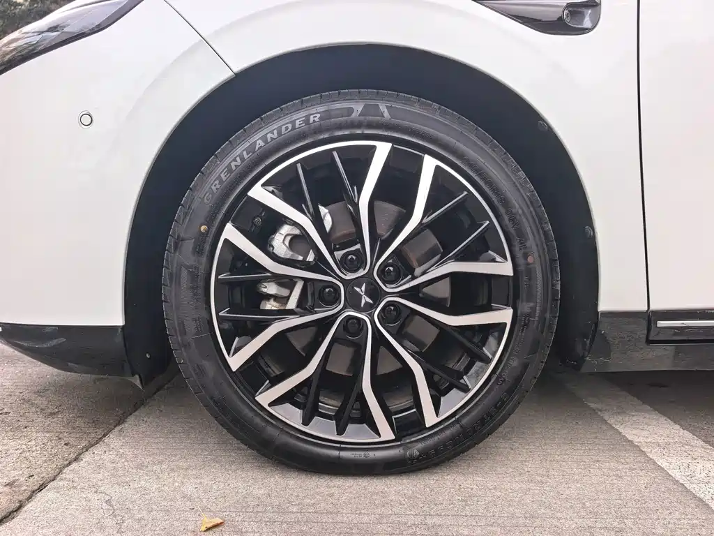 XPeng P5 — миниатюра 21