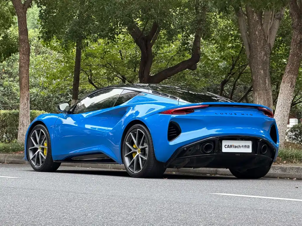 Lotus Emira — миниатюра 18