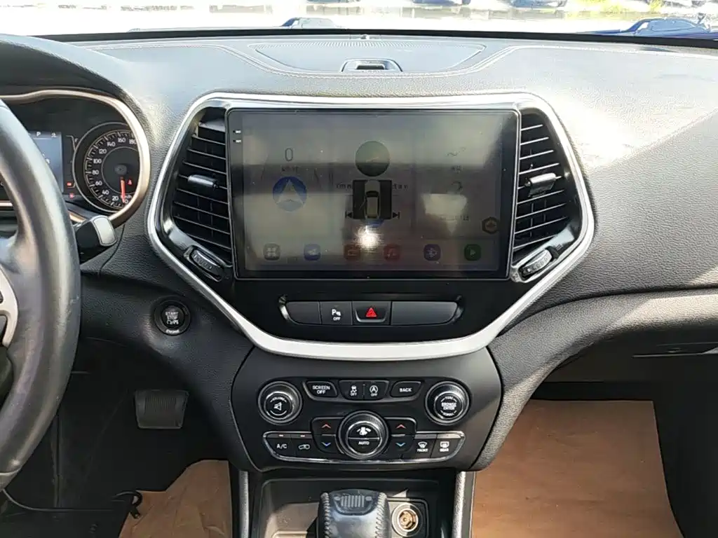 Jeep Cherokee — миниатюра 13