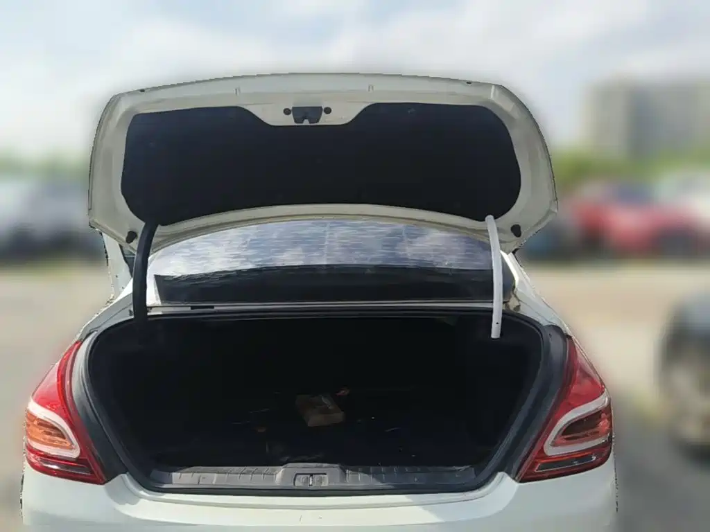 Peugeot 308 — миниатюра 24