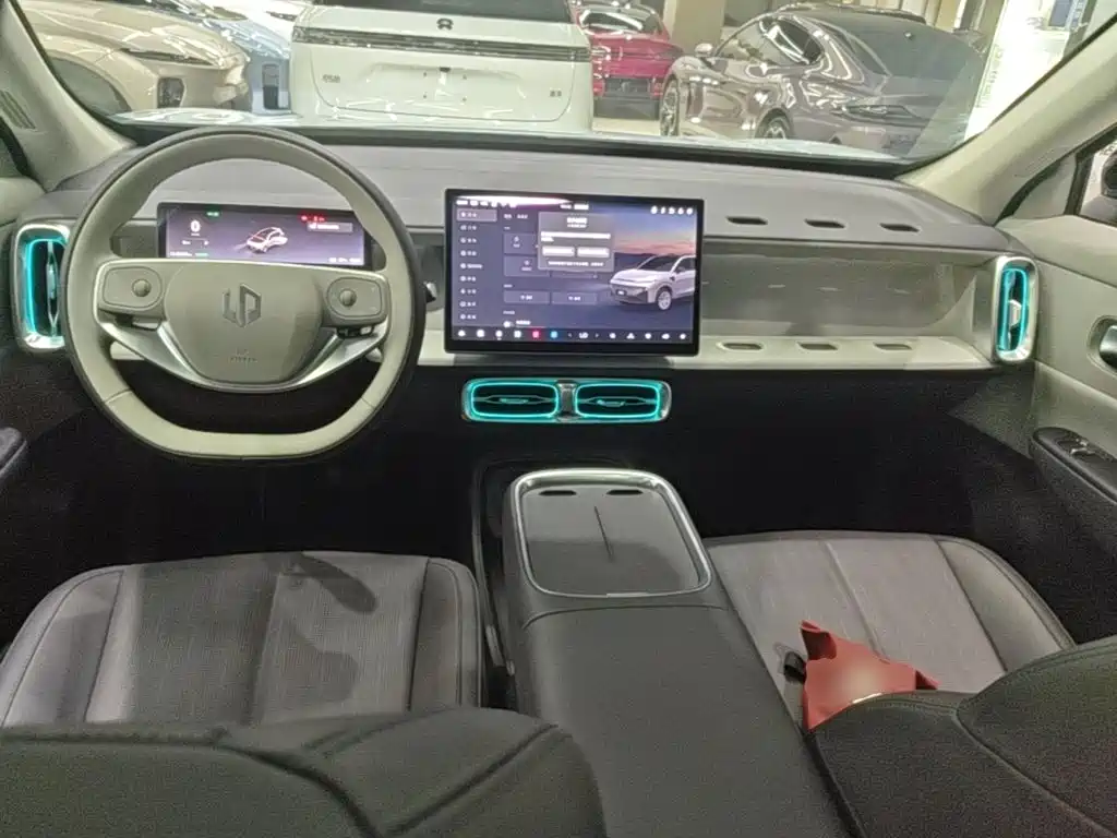 Leapmotor Leapmotor B10 — миниатюра 10
