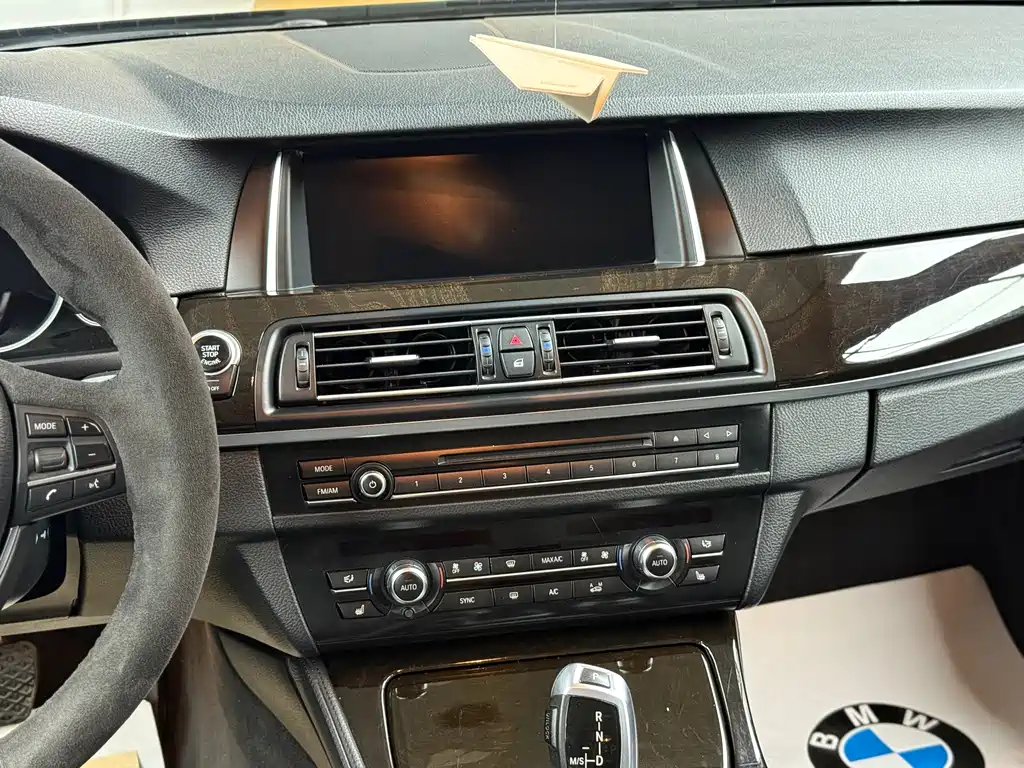 BMW 5 Series — миниатюра 16