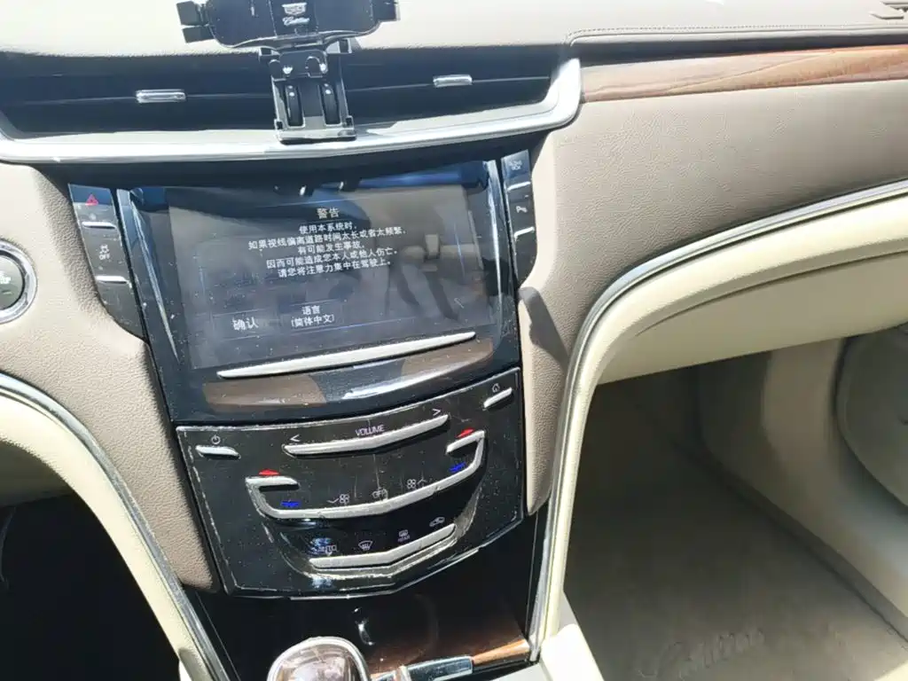 Cadillac XTS — миниатюра 13