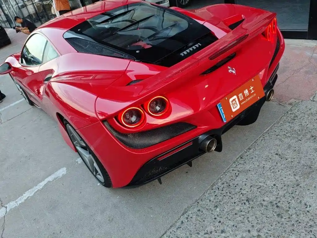 Ferrari F8 — миниатюра 6