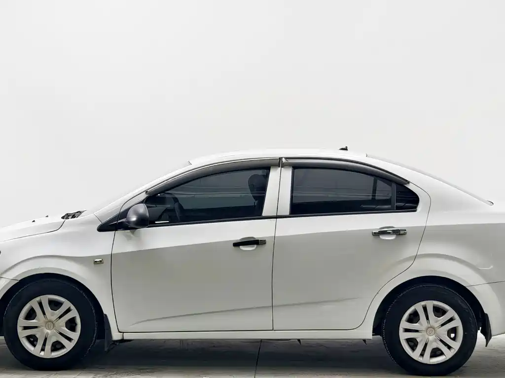 Chevrolet Aveo — миниатюра 7