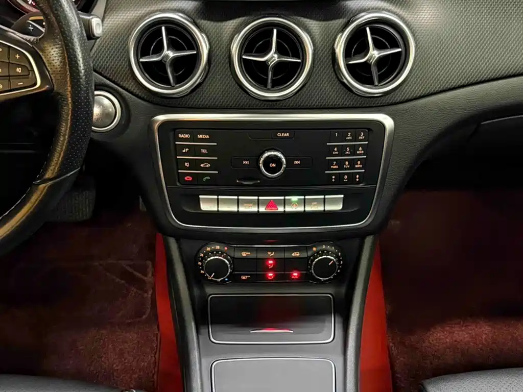 Mercedes-Benz GLA — миниатюра 19