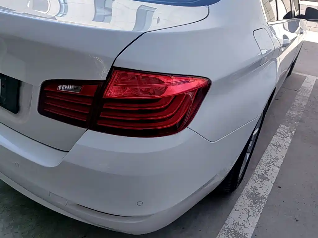 BMW 5 Series — миниатюра 8