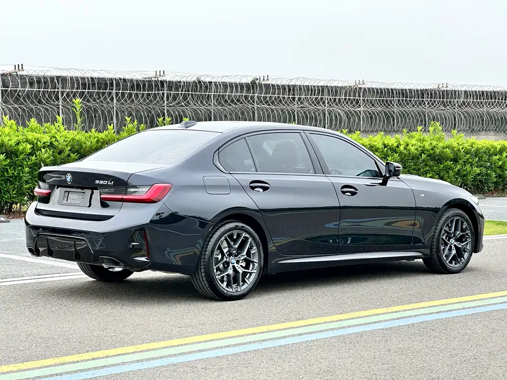 BMW 3 Series 3 2026 330Li M Sport