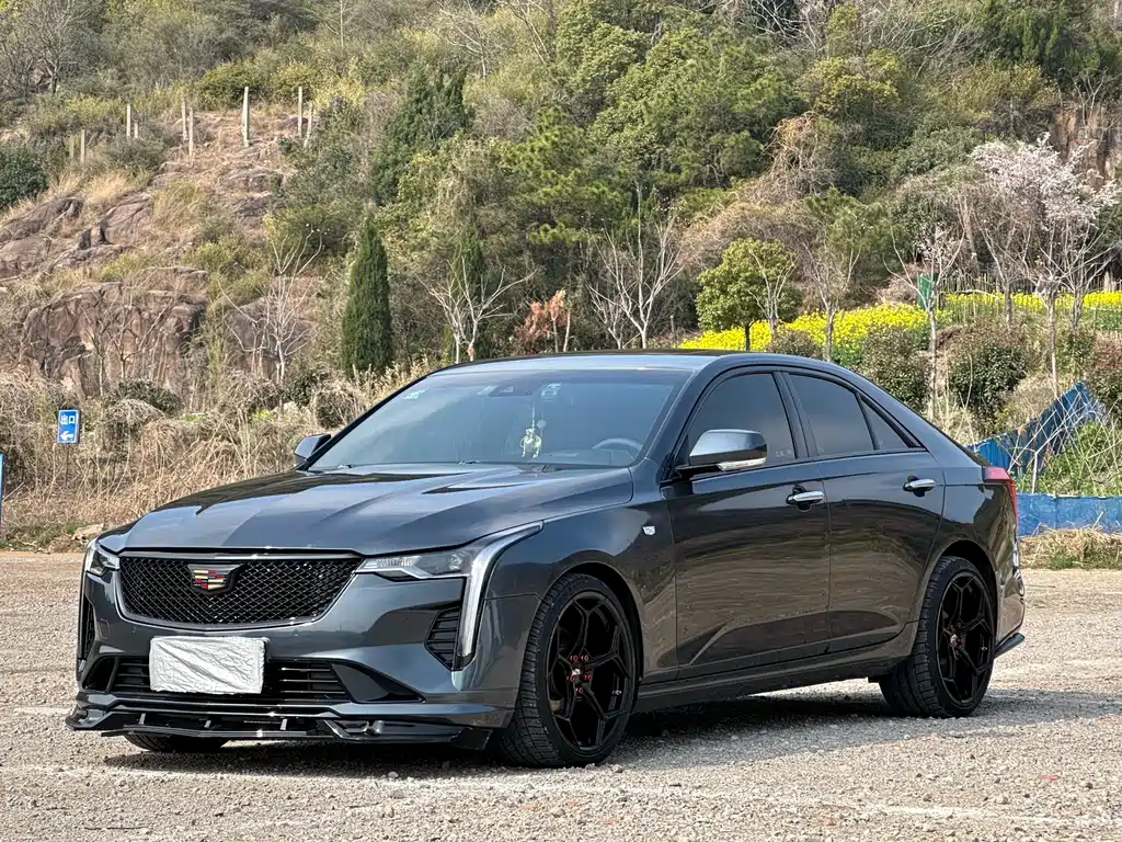 Cadillac CT4 2022