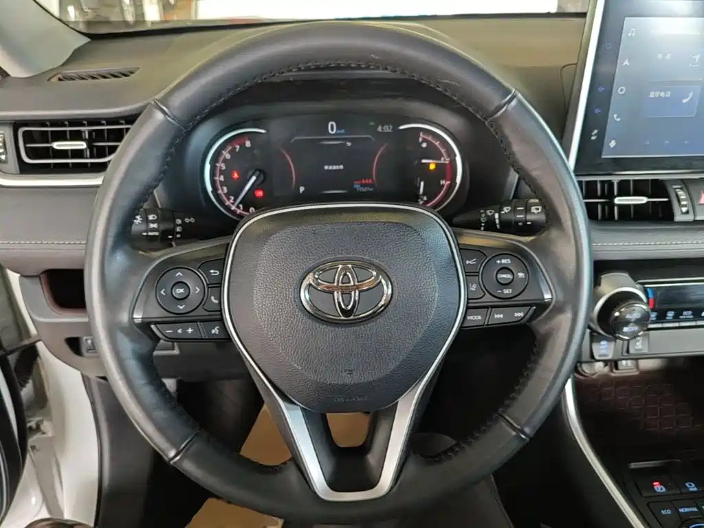 Toyota RAV4 — миниатюра 11