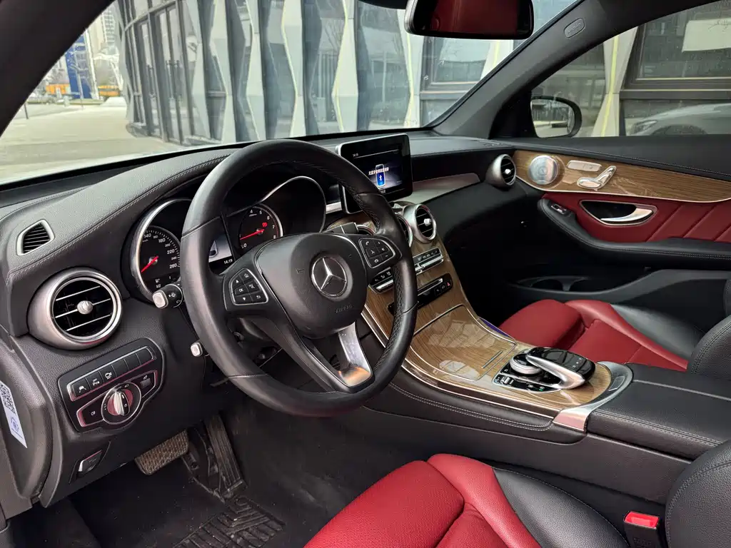 Mercedes-Benz GLC 2018 GLC 260 4MATIC SUV