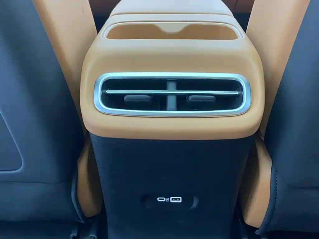 Leapmotor Leapmotor C10 — миниатюра 13