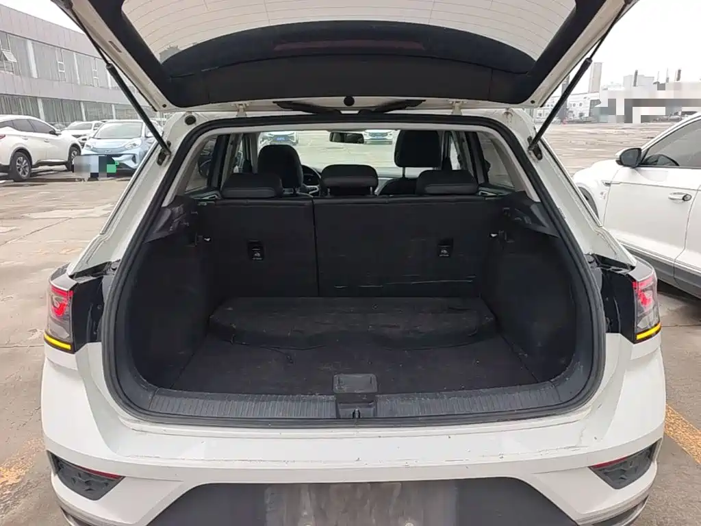 Volkswagen T-Roc — миниатюра 19