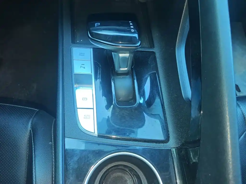 Hyundai Elantra — миниатюра 14