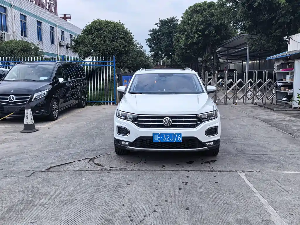 Volkswagen T-Roc — миниатюра 2