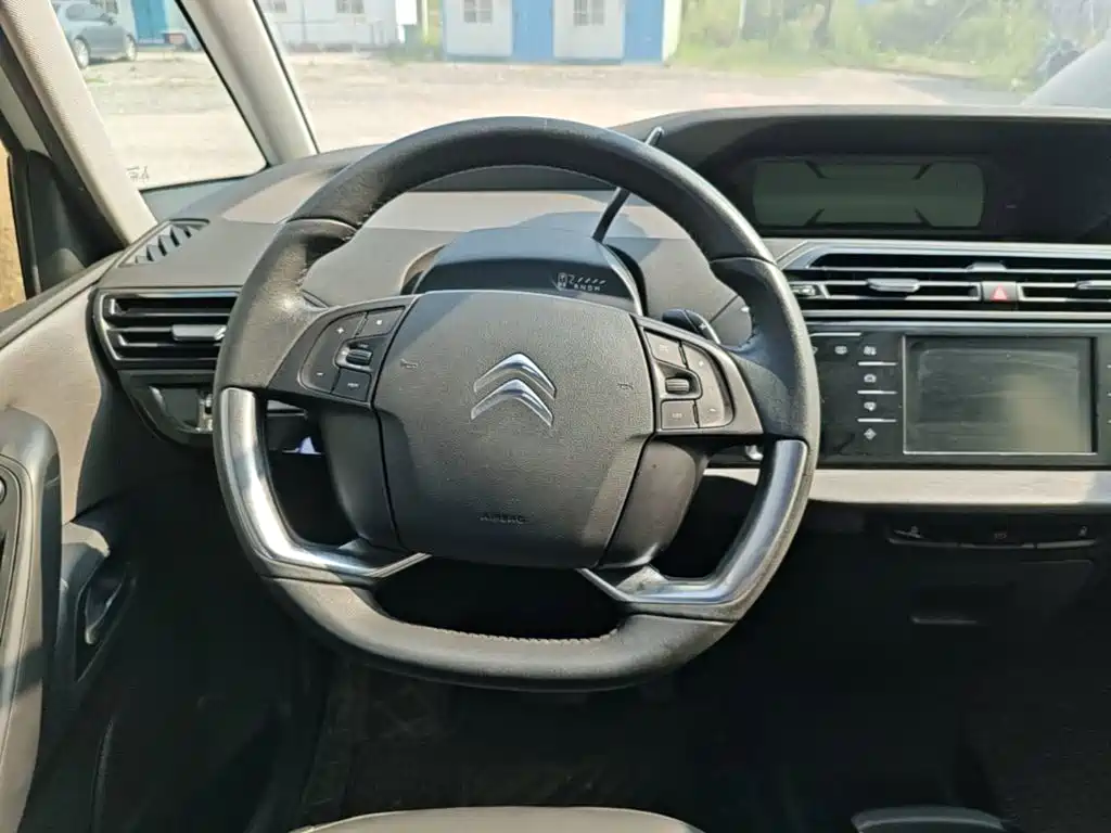 Citroen C4 Picasso — миниатюра 11