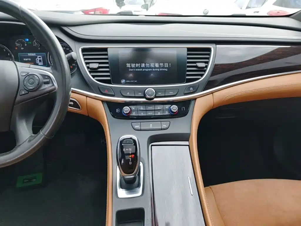 Buick LaCrosse — миниатюра 13
