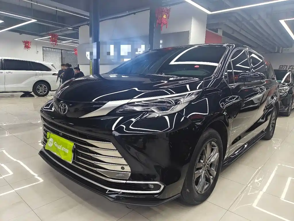 Toyota Sienna — миниатюра 2