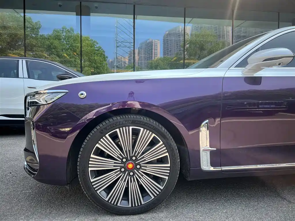 Hongqi H9 2025 2.0T Luxury 5 мест