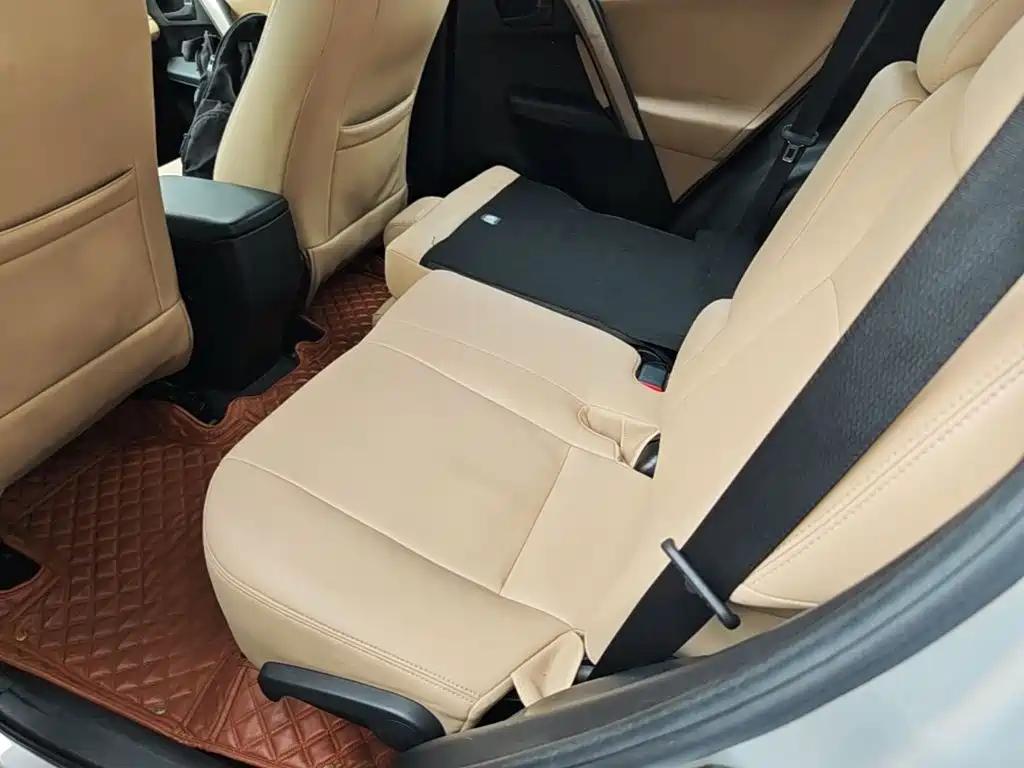 Toyota RAV4 — миниатюра 17
